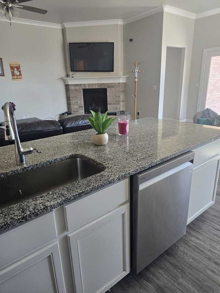 1102 Canal St - Photo 6 of 8