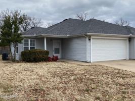 featured image of 1721 Redbud Dr #B