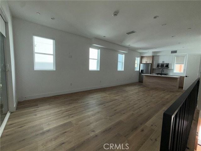 5042 Laurel Canyon Blvd - Photo 3 of 8
