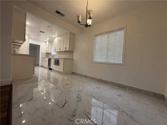 17845 Victory Blvd - Photo 4 of 6