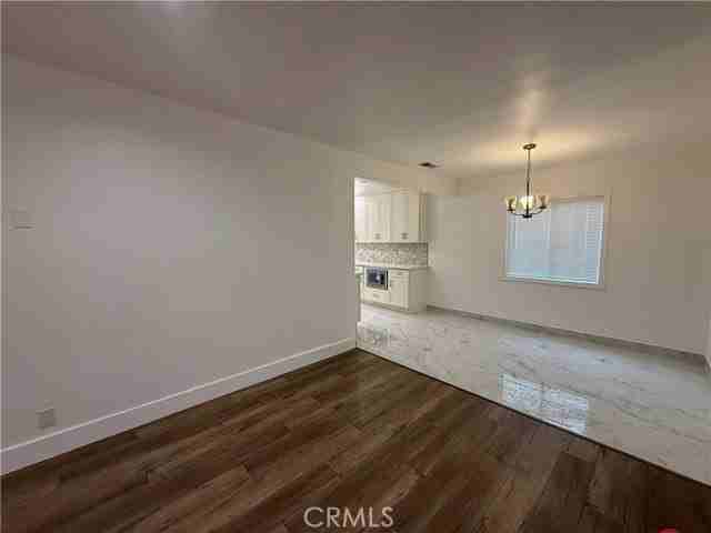 17845 Victory Blvd - Photo 5 of 6