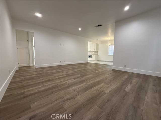 17845 Victory Blvd - Photo 6 of 6