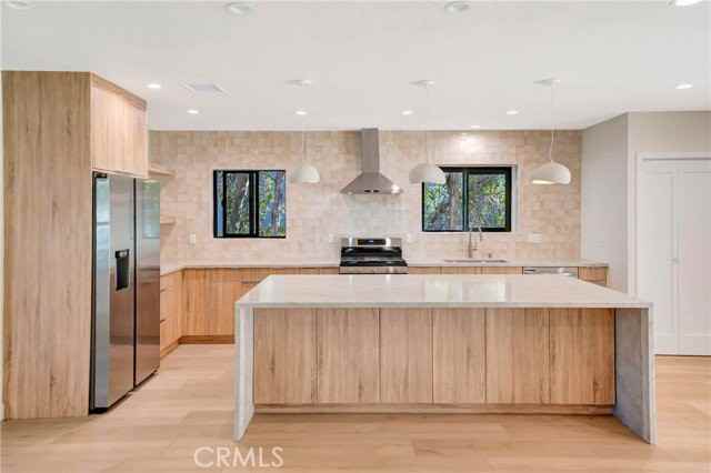 4419 Tyrone Ave - Photo 2 of 8