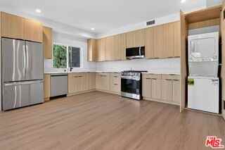 11302 Collins St #1 - Photo 4 of 8
