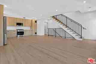11302 Collins St #1 - Photo 5 of 8
