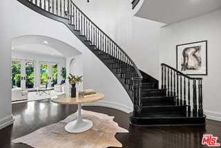 9928 Toluca Lake Ave - Photo 3 of 8