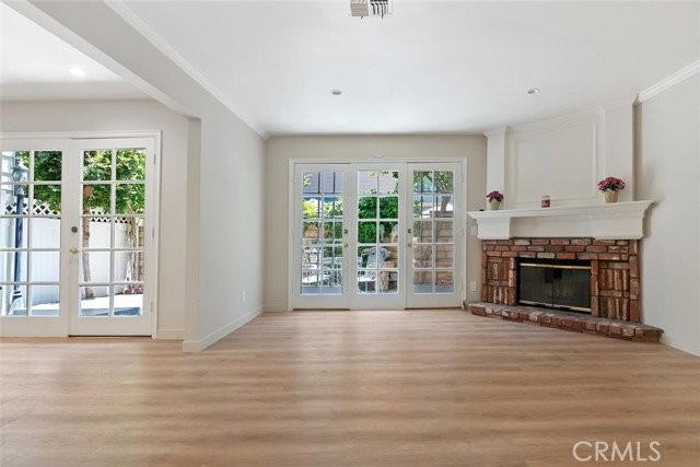 18850 Hatteras St - Photo 2 of 8