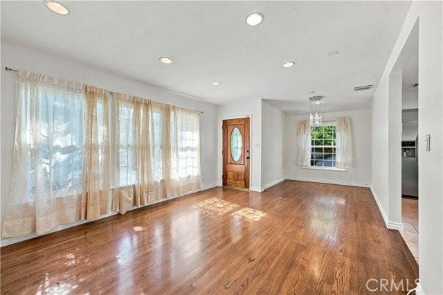 5017 Rubio Ave - Photo 2 of 8