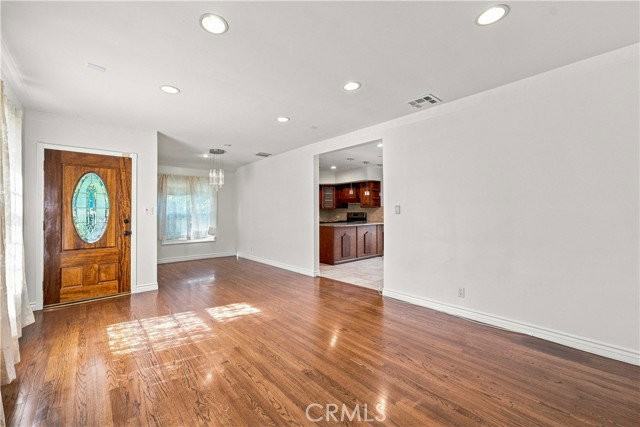 5017 Rubio Ave - Photo 5 of 8
