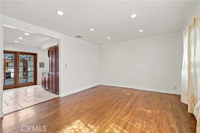 5017 Rubio Ave - Photo 6 of 8