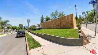 5304 Baza Ave - Photo 2 of 8
