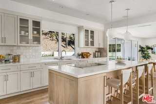 4405 Estrondo Dr - Photo 7 of 8