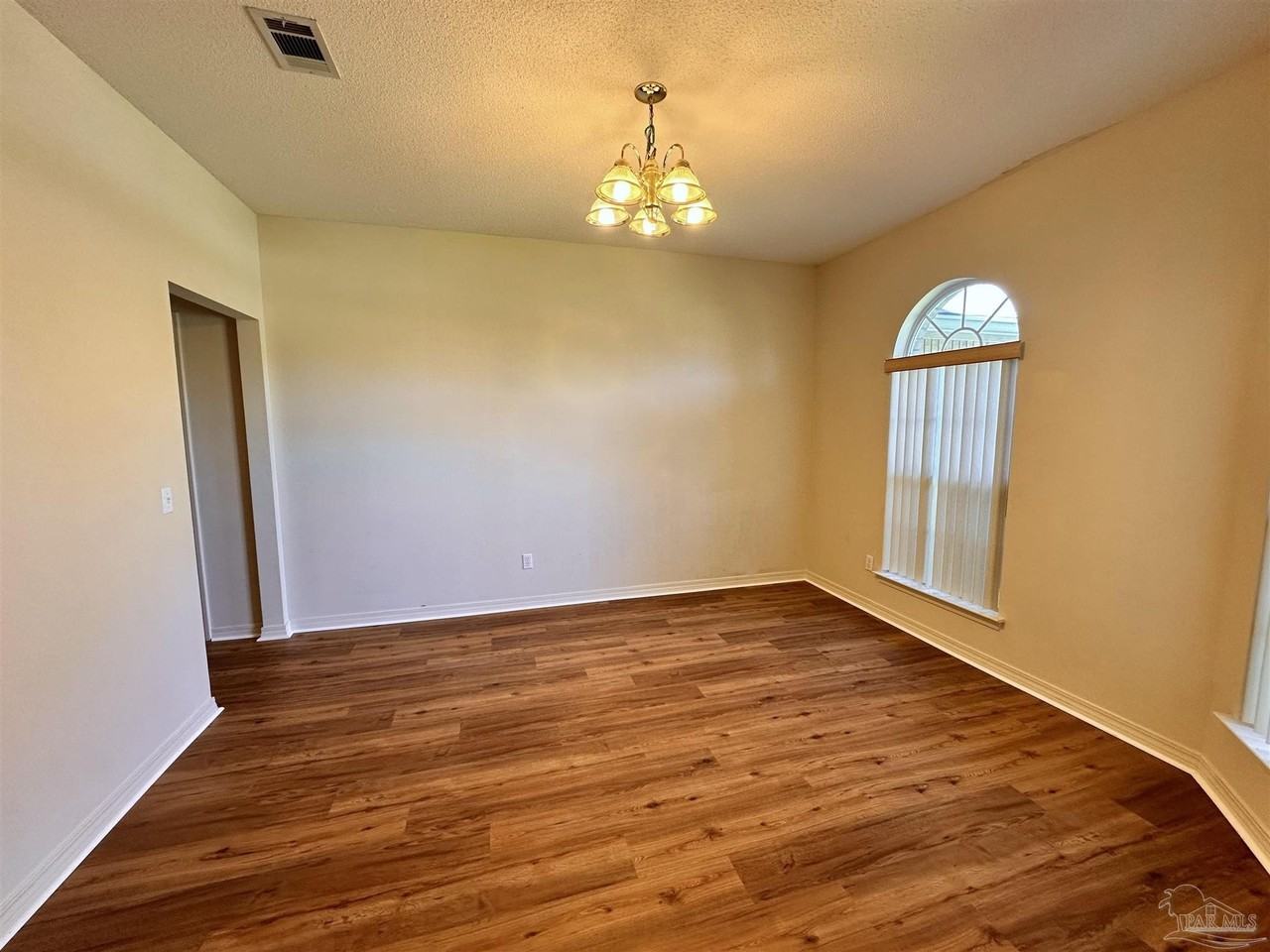 1432 Roebling Trl - Photo 2 of 23
