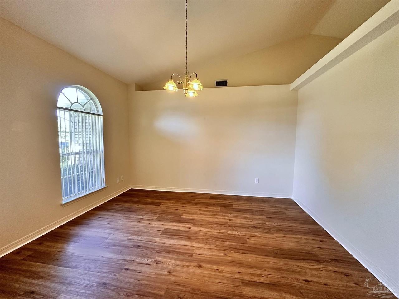 1432 Roebling Trl - Photo 4 of 23