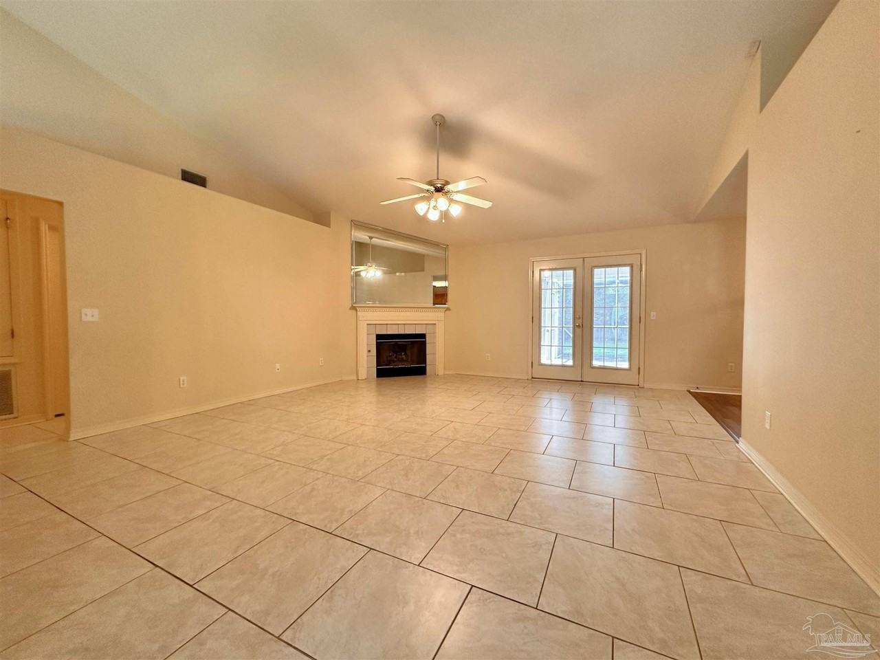 1432 Roebling Trl - Photo 5 of 23