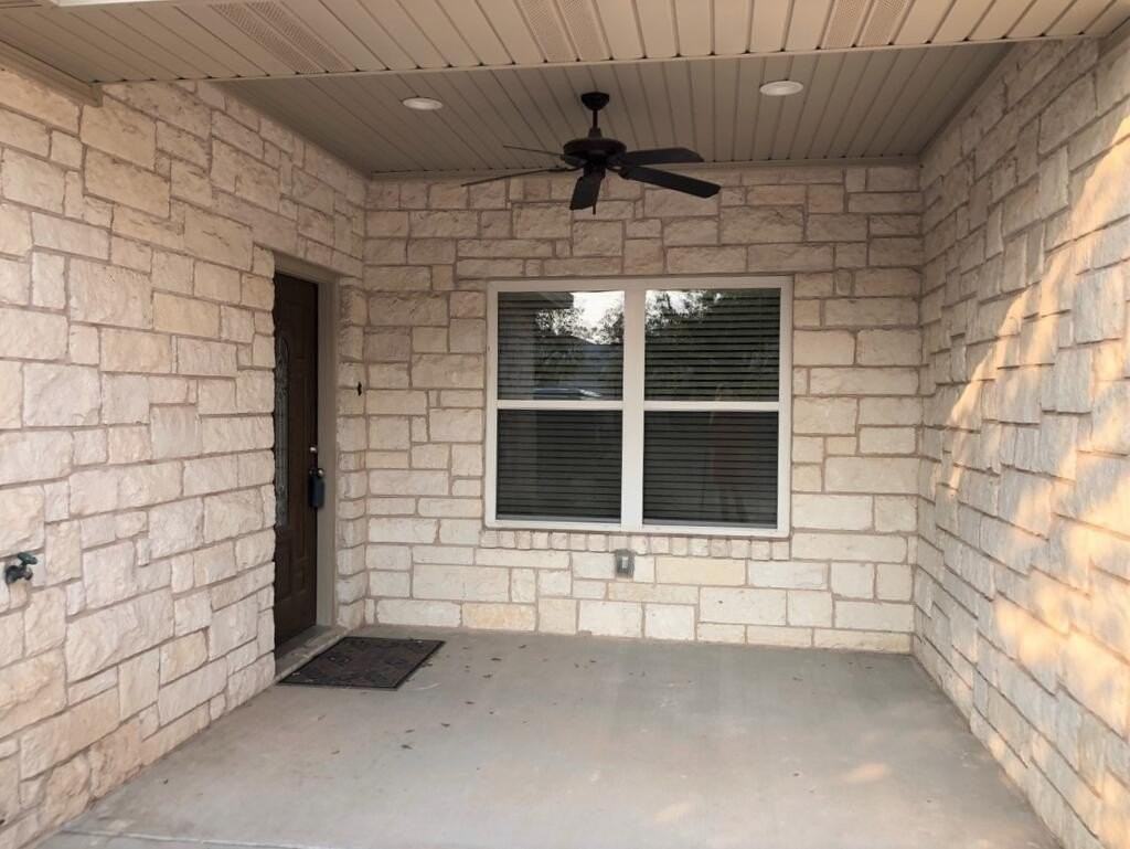 1511 Club Dr - Photo 2 of 24