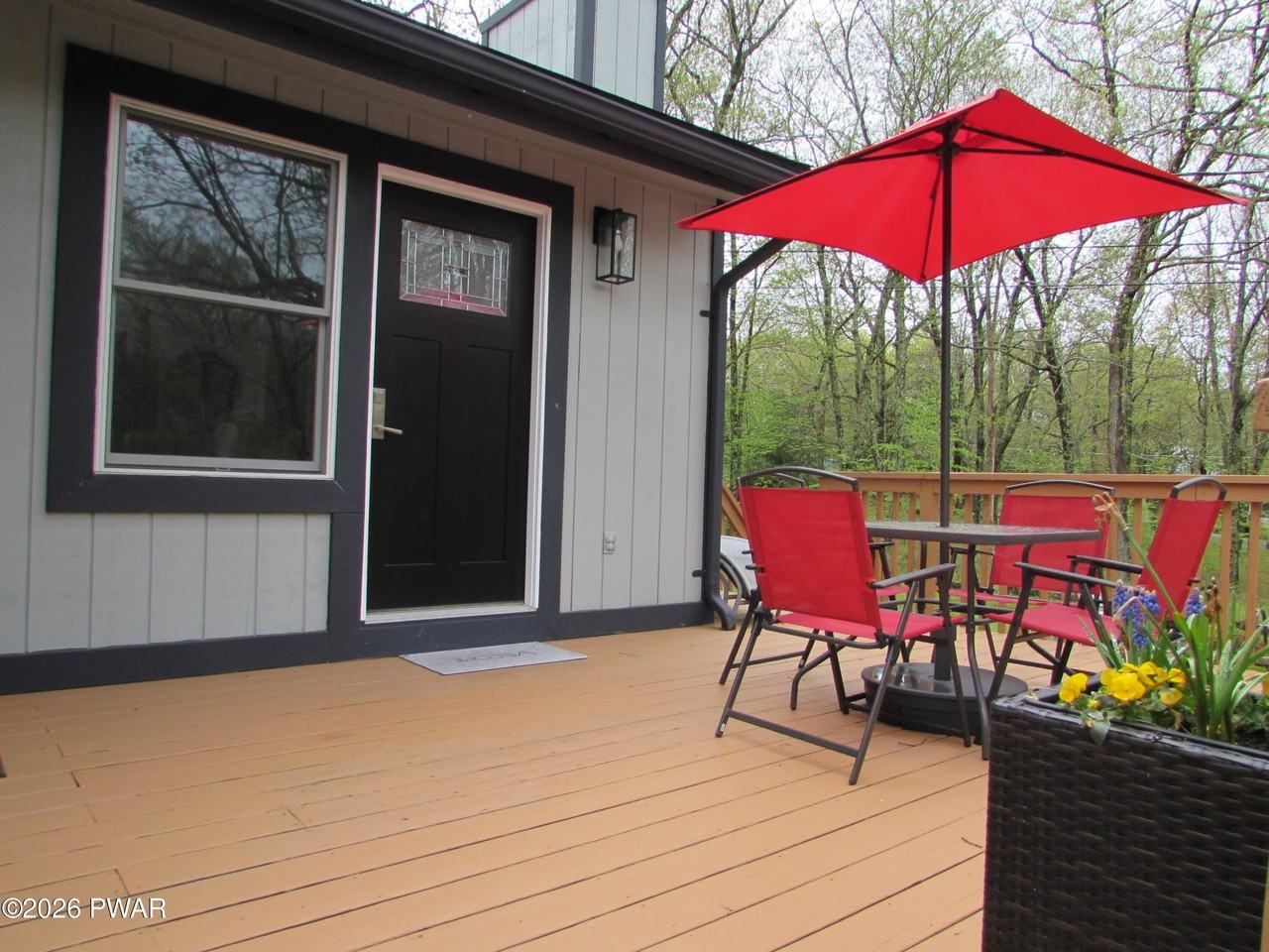 114 Gaskin Dr - Photo 6 of 40