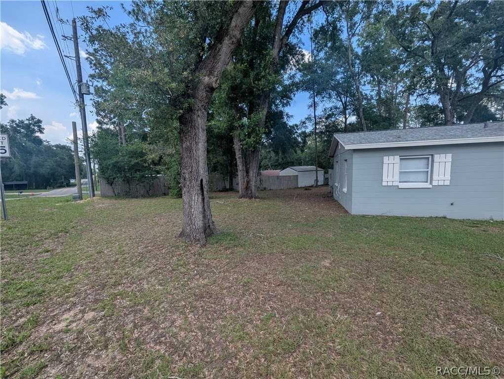 3999 S Highlands Ave - Photo 4 of 17