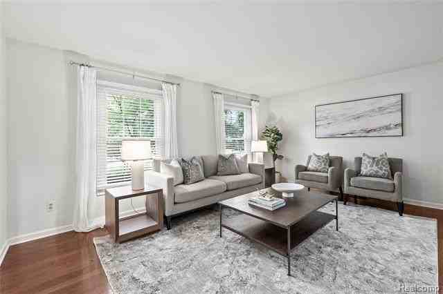 165 Puritan Ave - Photo 7 of 39