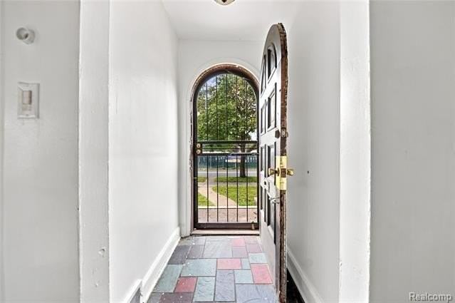 16661 Linwood St - Photo 3 of 24