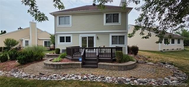 380 Huntington Ct - Photo 2 of 26
