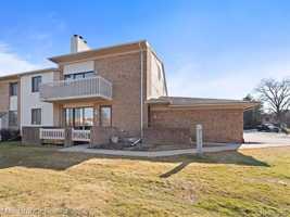 featured image of 6608 Maple Lakes Dr