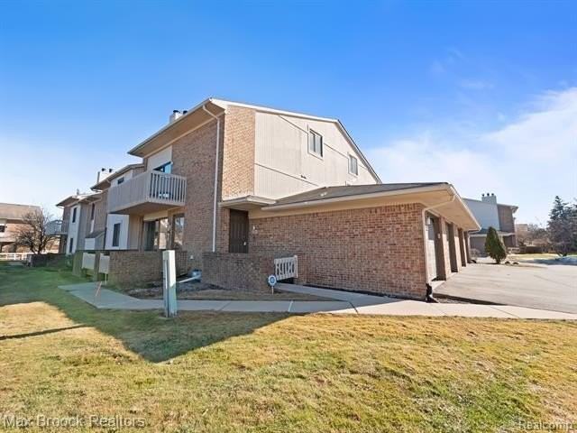 6608 Maple Lakes Dr - Photo 2 of 48