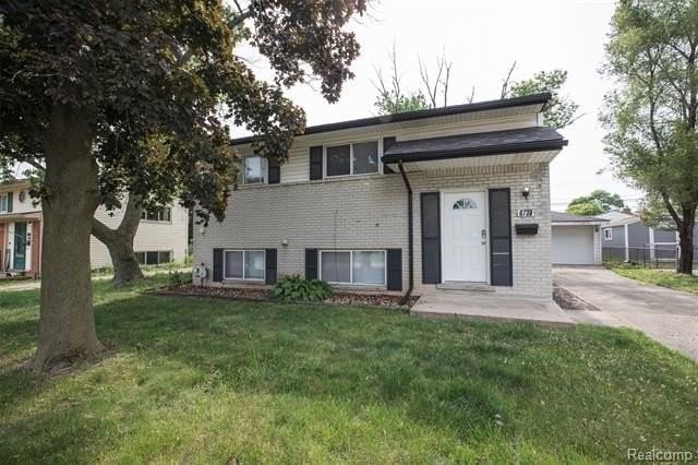 6739 Caribou St - Photo 3 of 30