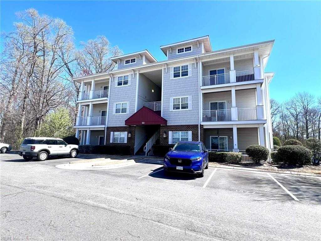 924 Southmoor Dr #304 - Photo 2 of 35