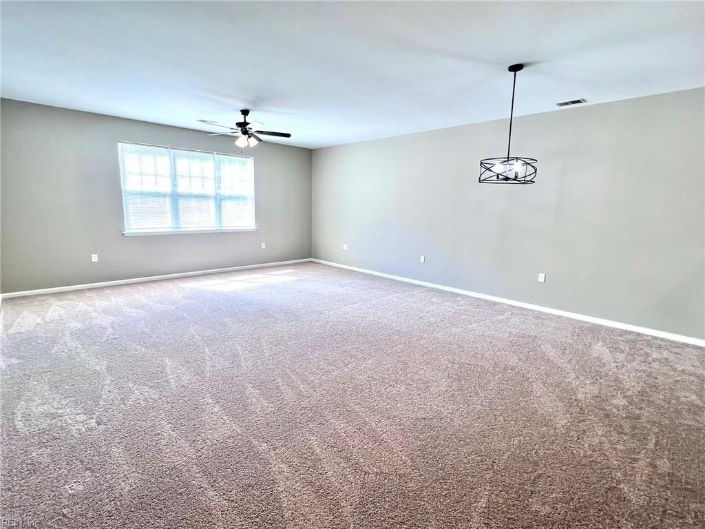 924 Southmoor Dr #304 - Photo 3 of 35