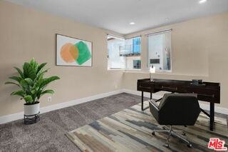 308 Gull St - Photo 5 of 8