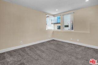 308 Gull St - Photo 6 of 8