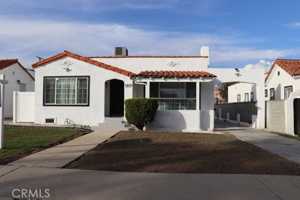 featured image of 1917 W 74th St