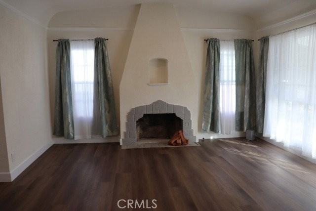 1917 W 74th St - Photo 2 of 8