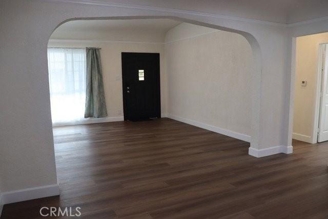 1917 W 74th St - Photo 4 of 8