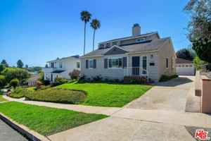 featured image of 12100 Marine St