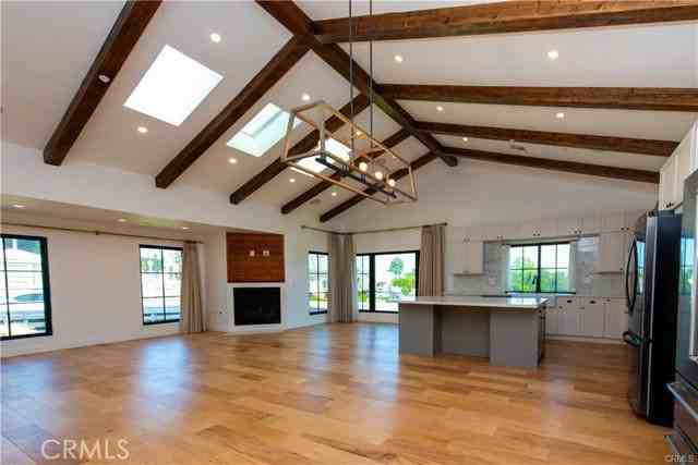 7900 Naylor Ave - Photo 2 of 8