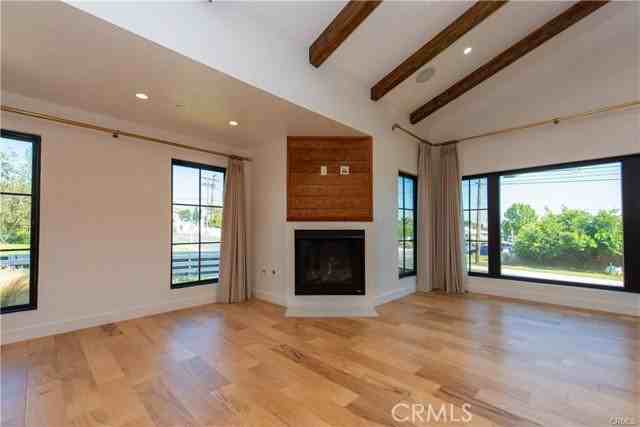 7900 Naylor Ave - Photo 3 of 8