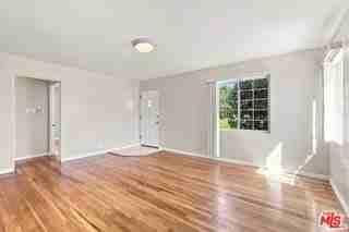 8845 Glider Ave - Photo 2 of 8