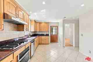 8845 Glider Ave - Photo 4 of 8