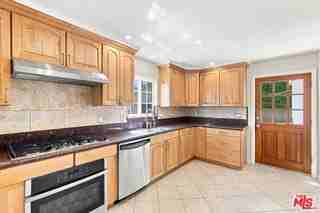 8845 Glider Ave - Photo 5 of 8