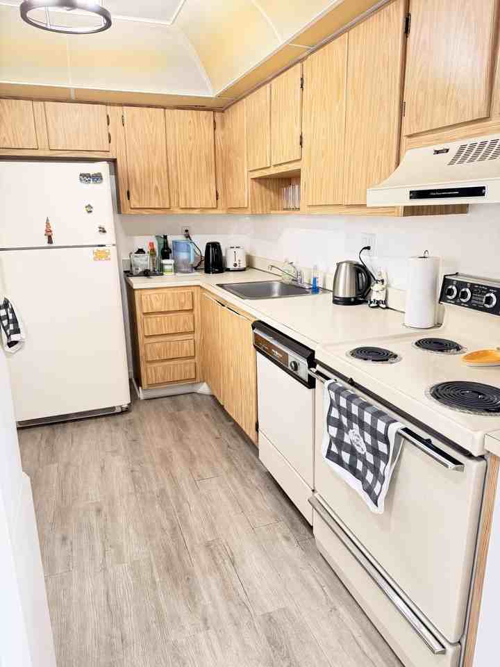 7950 W Mcnab Rd #214 - Photo 5 of 13