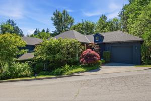 featured image of 227 Nw Seblar Dr #1