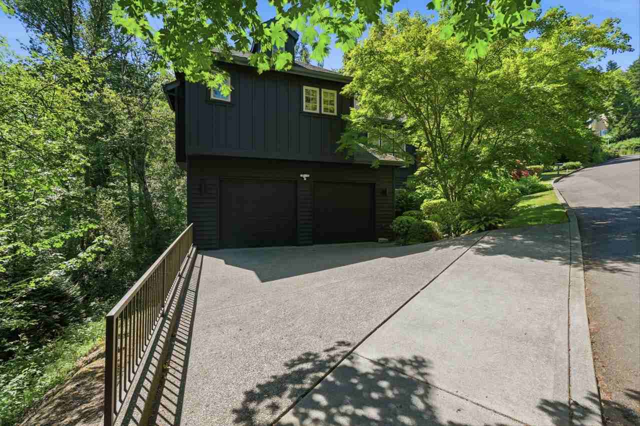 227 Nw Seblar Dr #1 - Photo 3 of 18