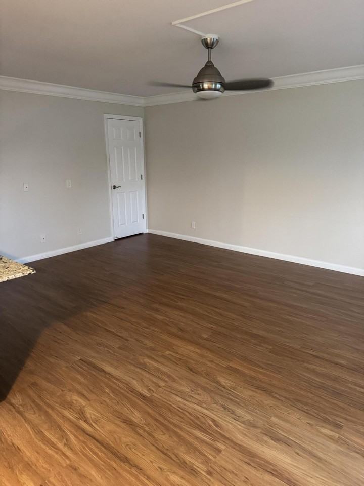 144 Windsor G - Photo 3 of 37