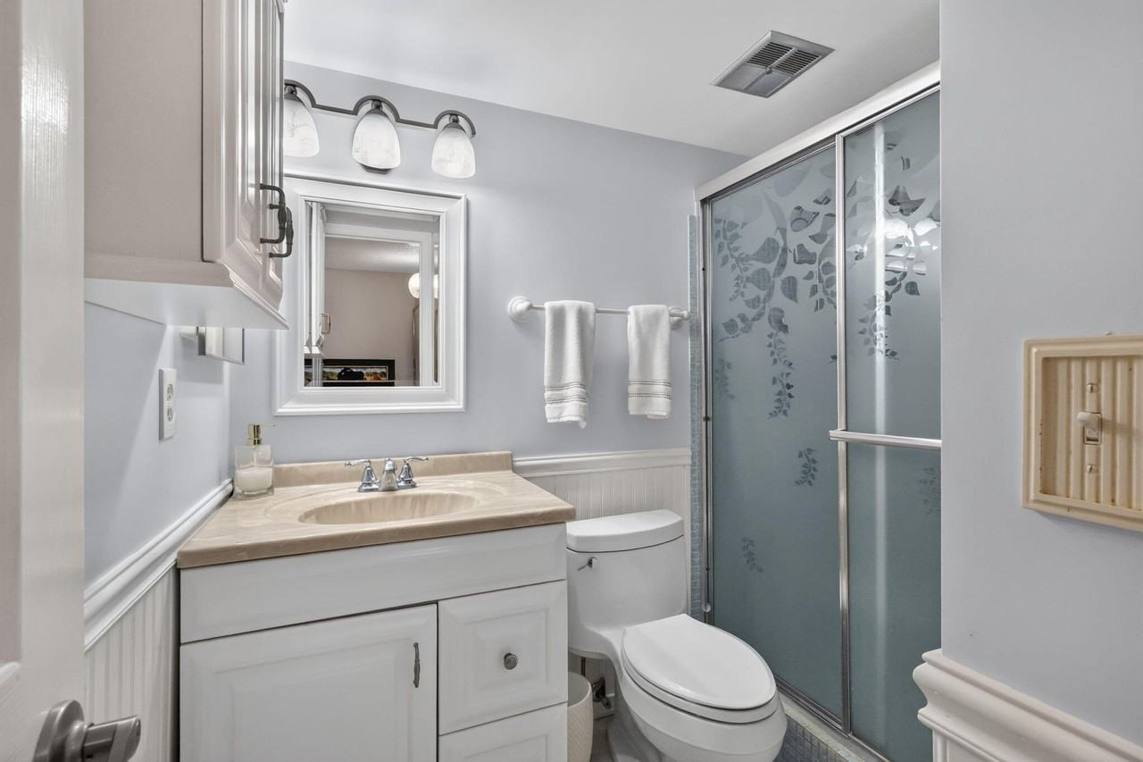 22 Abbey Ln #101 - Photo 7 of 24