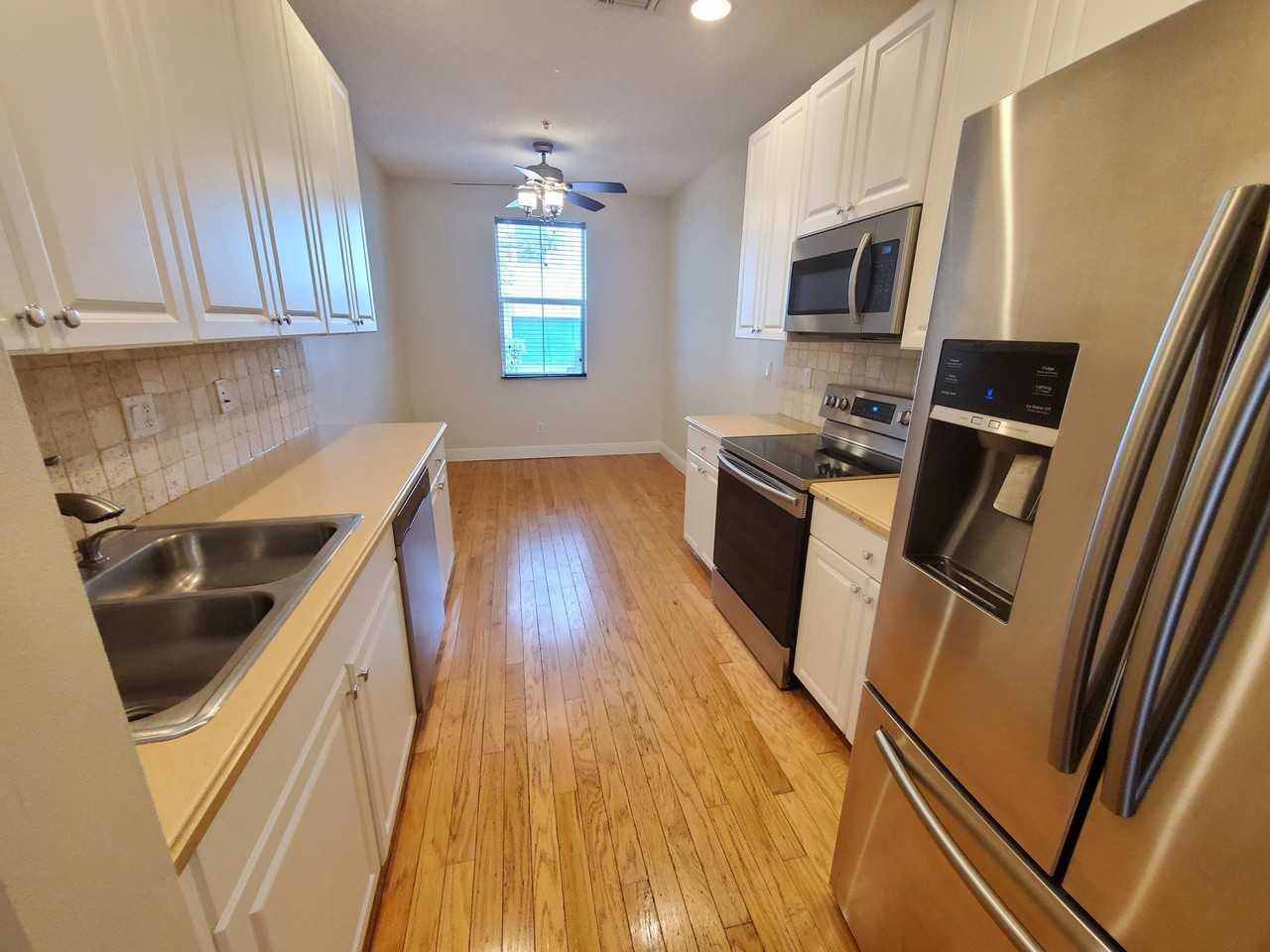 4329 Parkside Dr - Photo 3 of 16