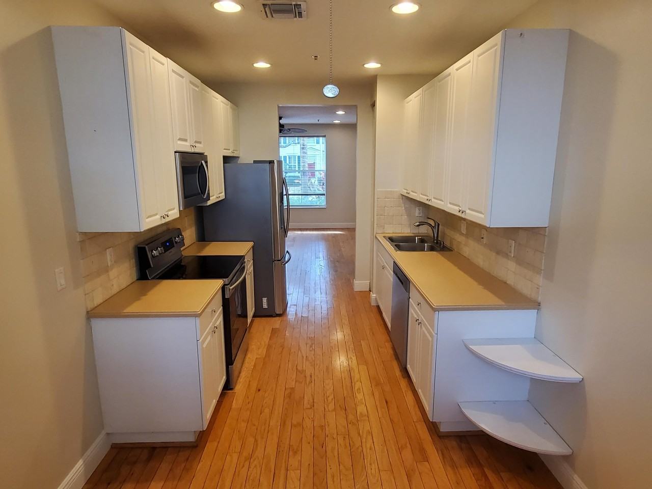 4329 Parkside Dr - Photo 4 of 16