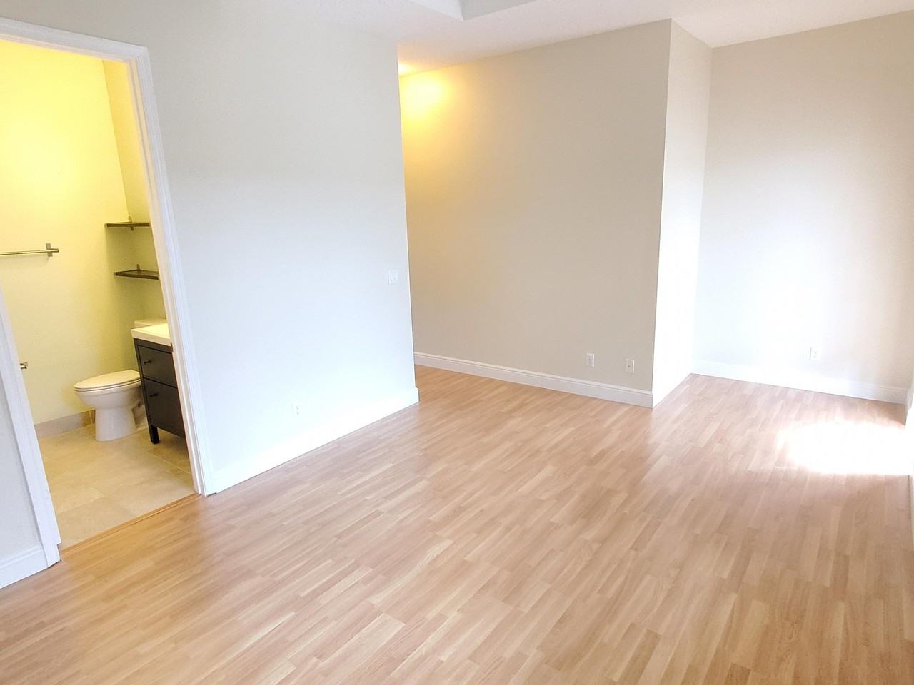 4329 Parkside Dr - Photo 5 of 16