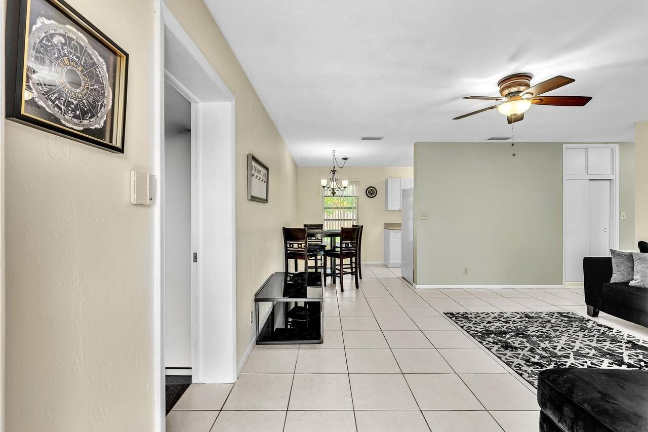 6143 Nw 22nd St - Photo 5 of 32